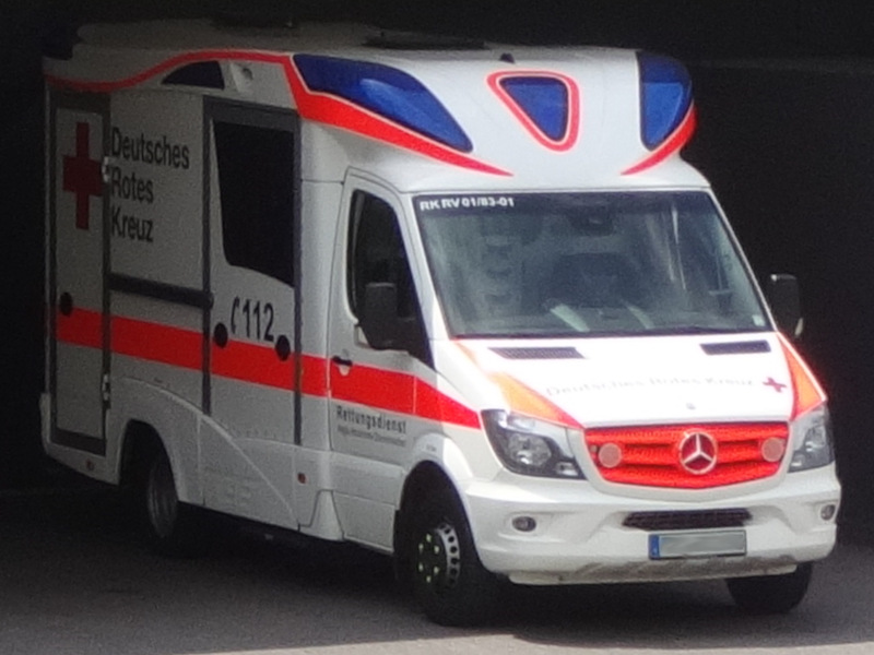 Mercedes Benz Sprinter Deutsches Rotes Kreuz Mit Aufbau von Tigis