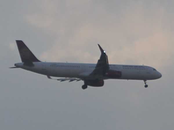 Airbus A 320-214 von Juneyao Airlines