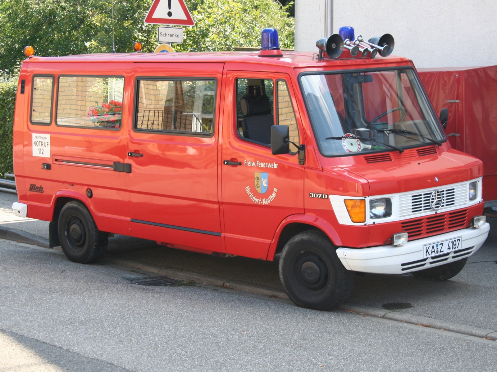 Mercedes Benz 307 D Feuerwehr mit Aufbau von Metz