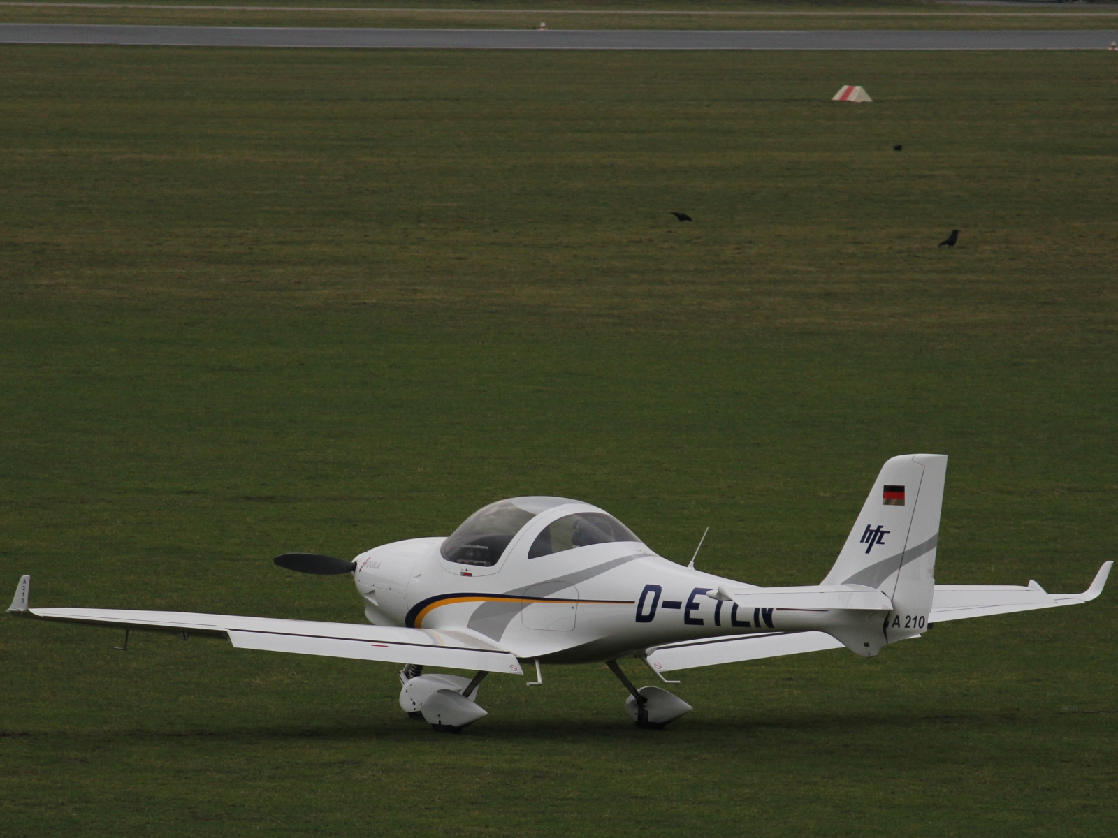 Aquila A210 AT01