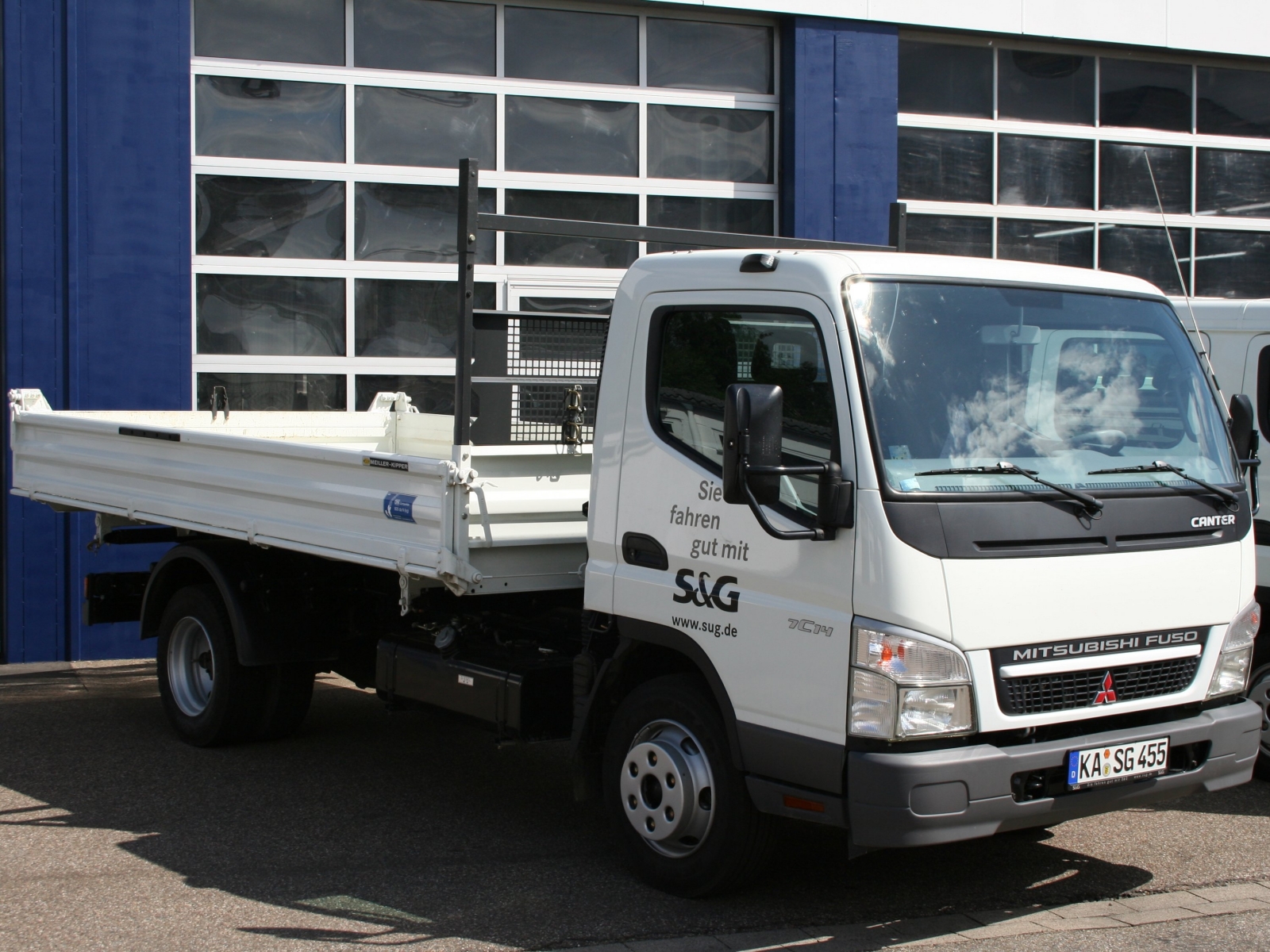 Mitsubishi Fuso Canter 7C14