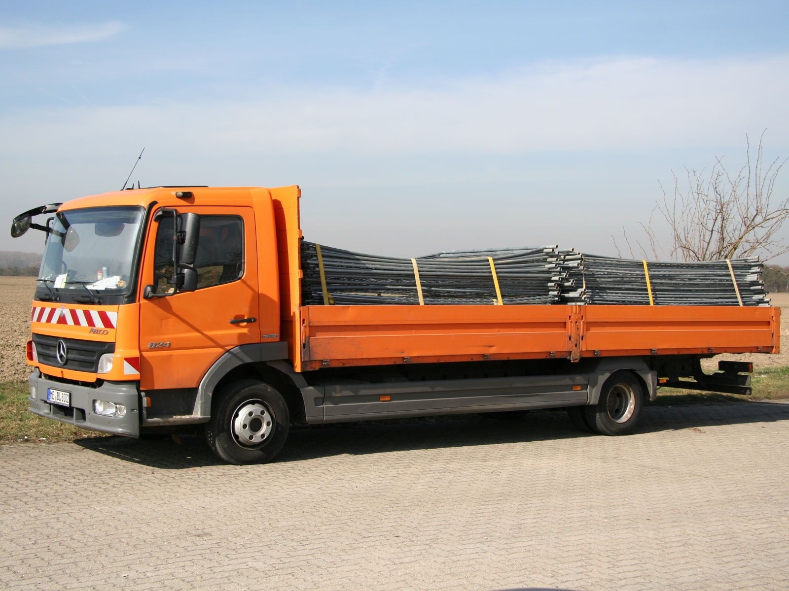 Mercedes Benz Atego 824