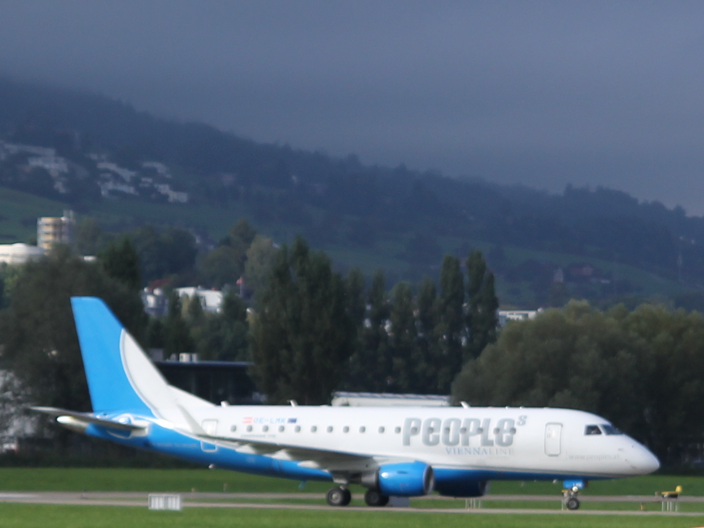 Embraer 170 Peoples Vienna Line