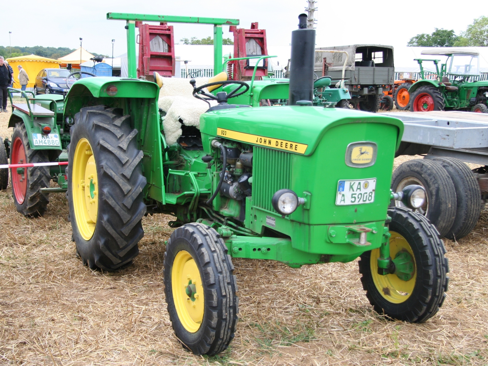 John Deere 920