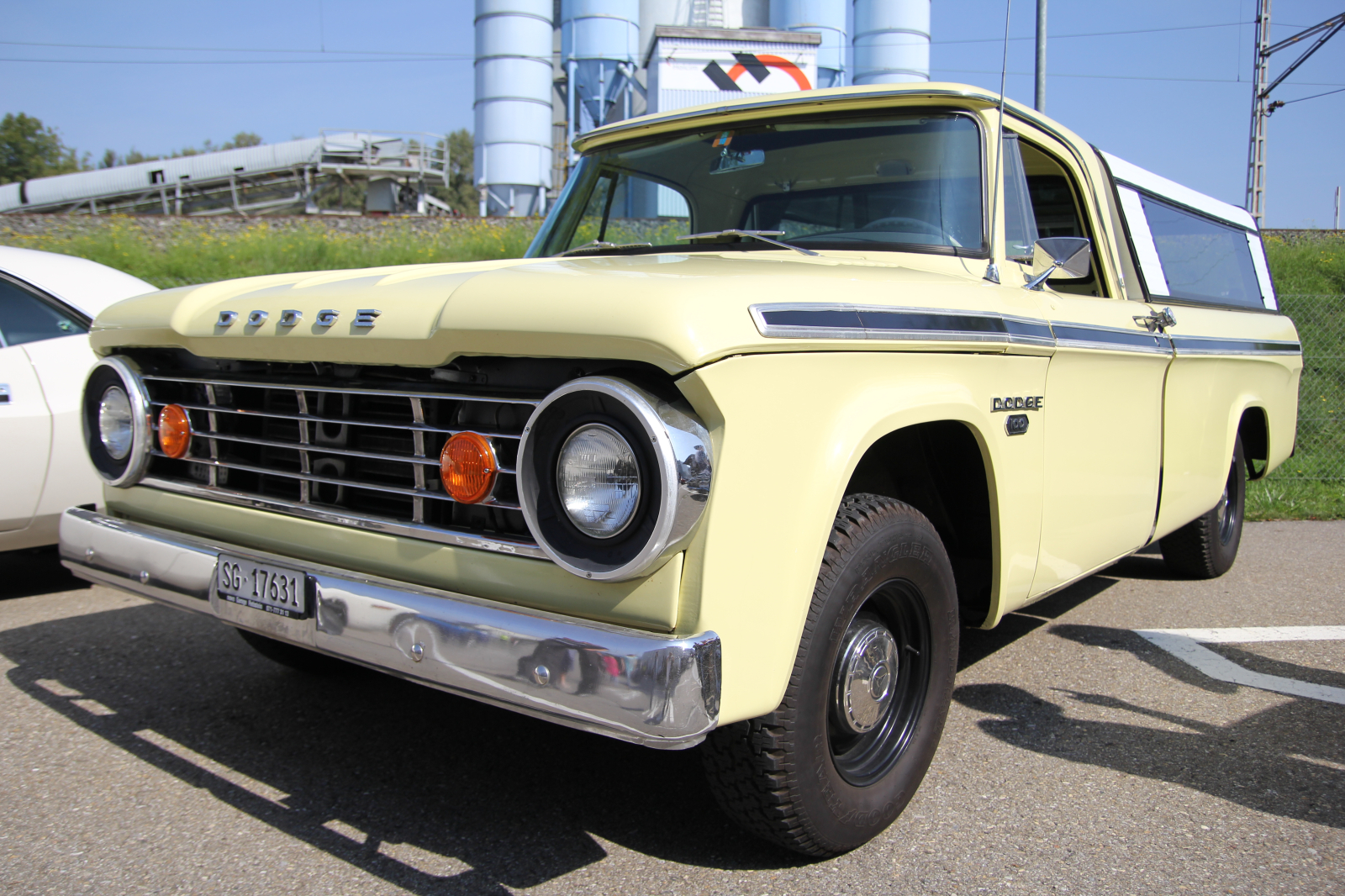 Dodge 100