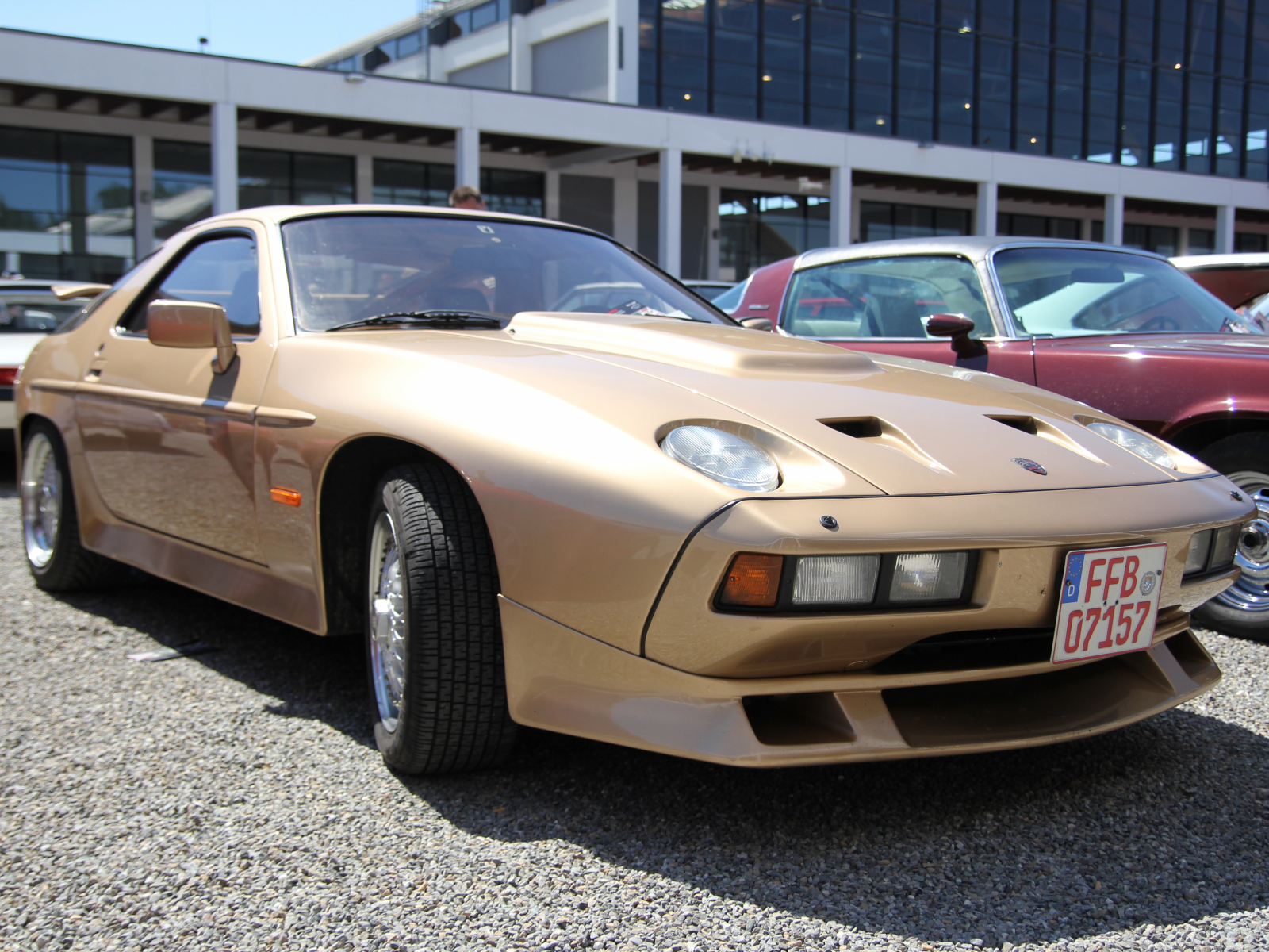 Porsche 928