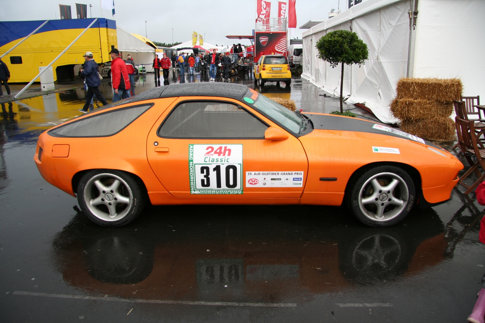 Porsche 928