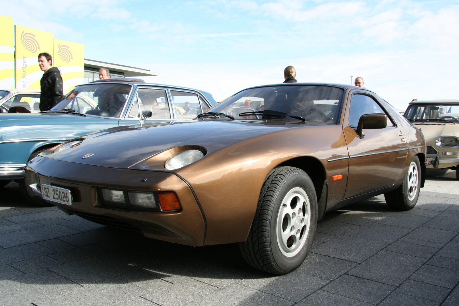 Porsche 928