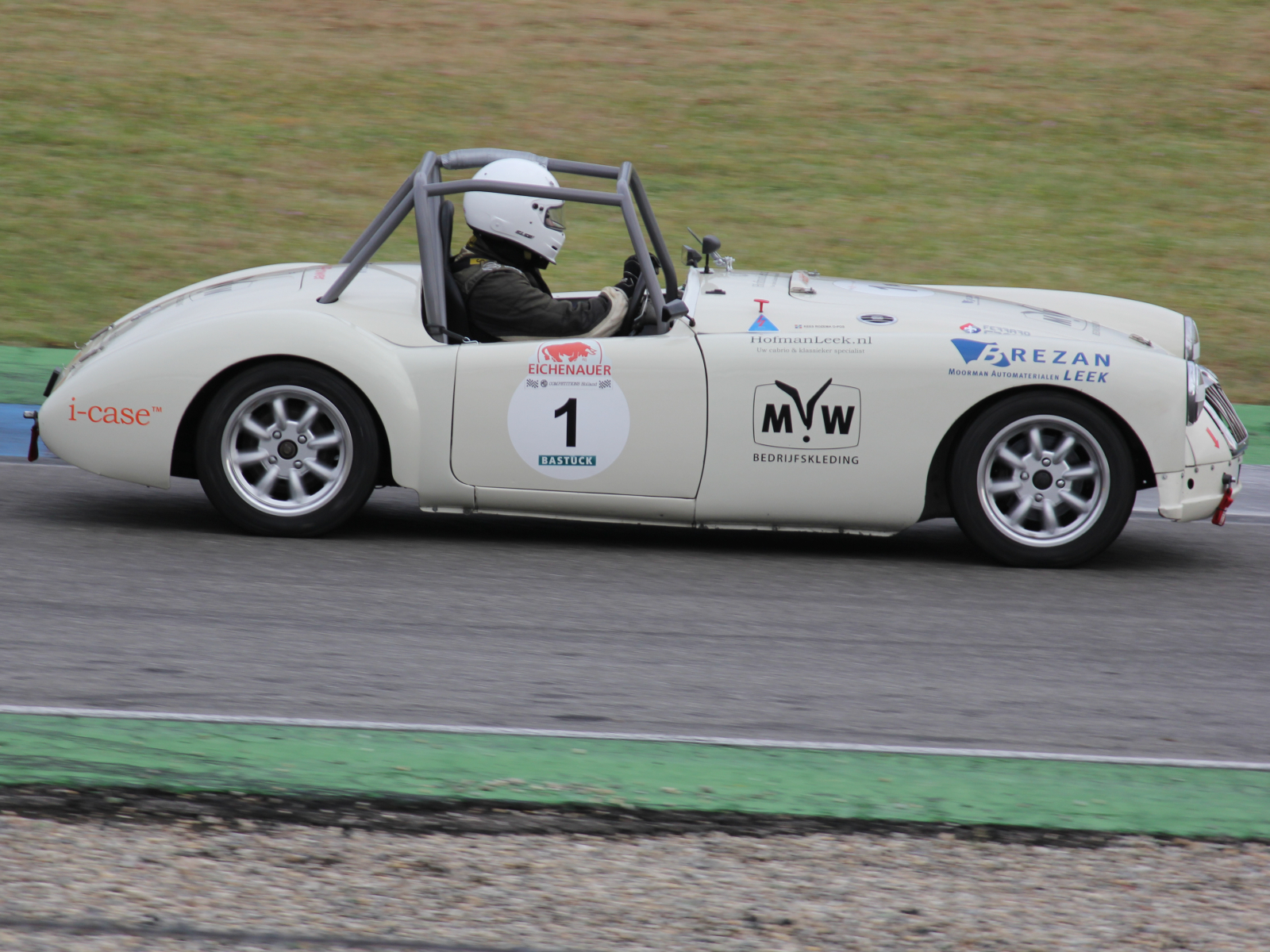 MG MGA