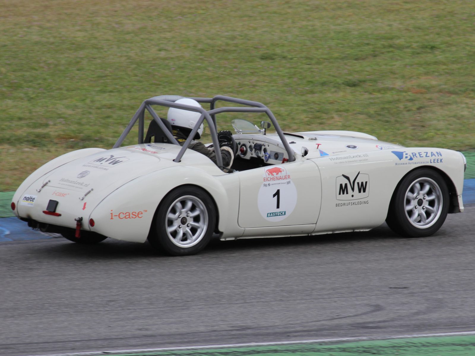 MG MGA