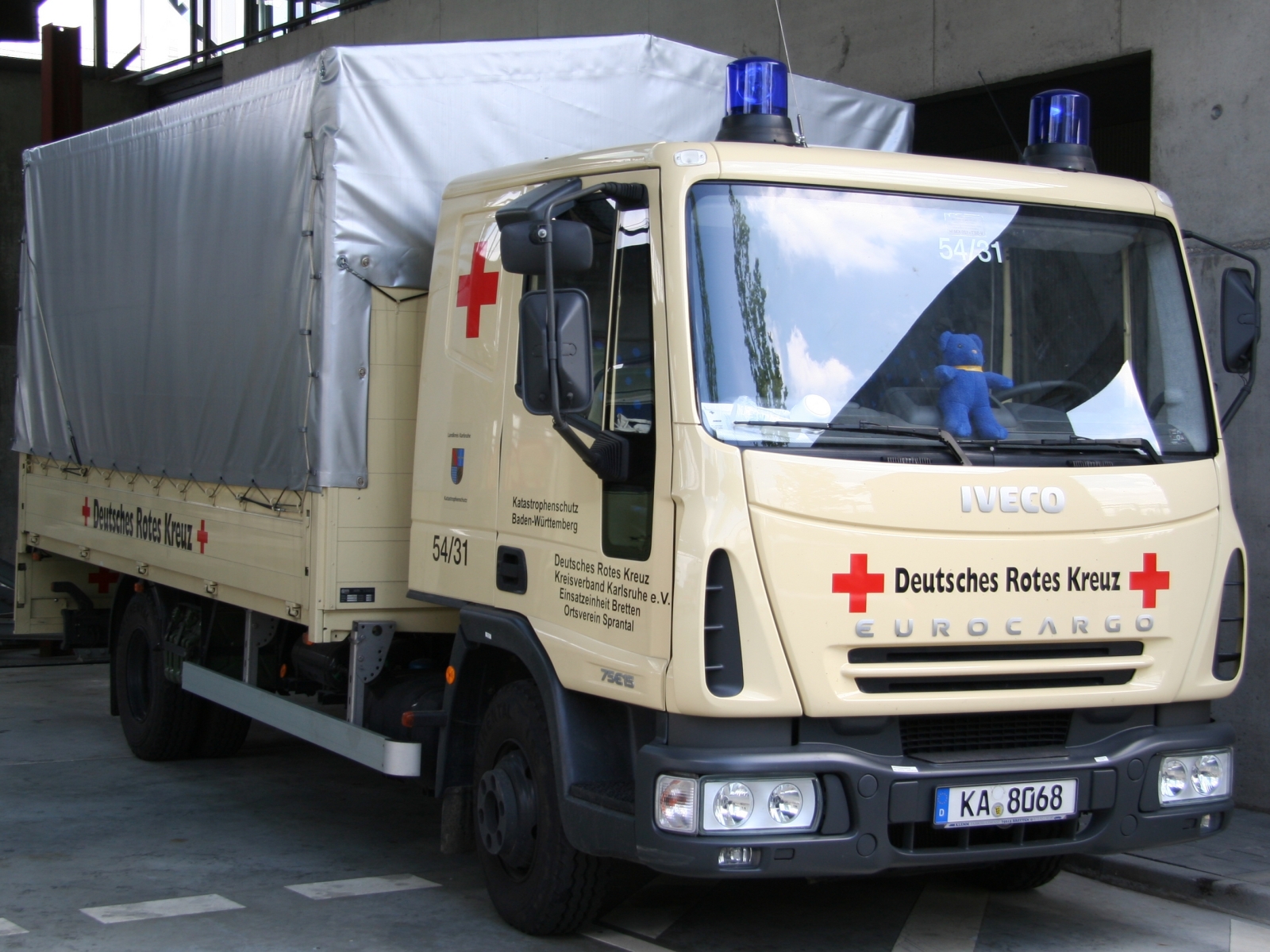 Iveco Eurocargo 75E15 Deutsches Rotes Kreuz