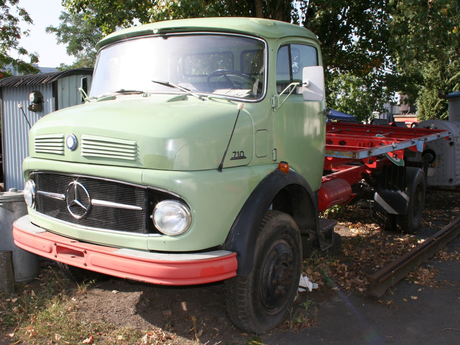 Mercedes Benz 710