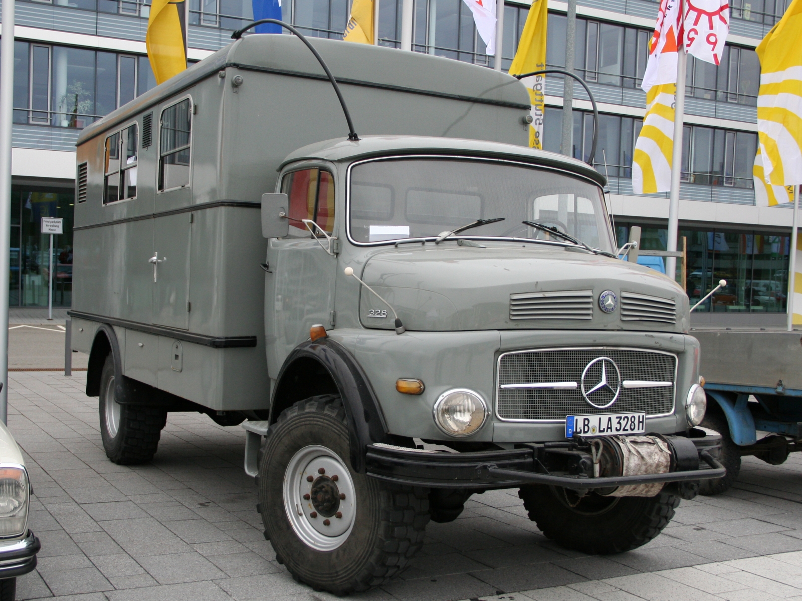 Mercedes Benz 328