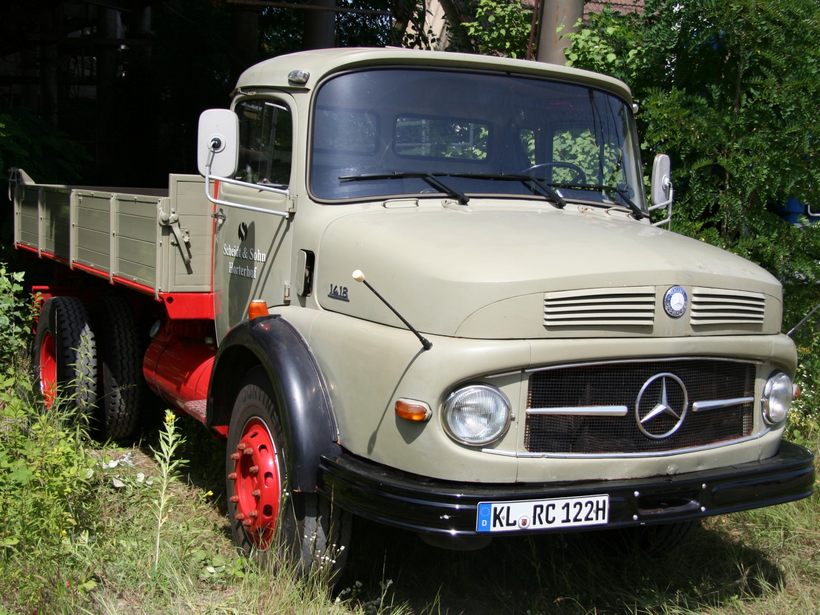 Mercedes Benz 1418