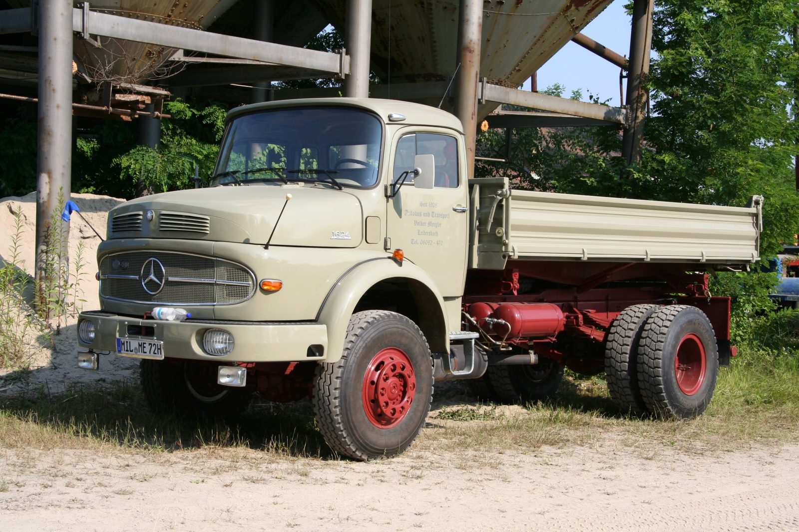 Mercedes Benz 1624