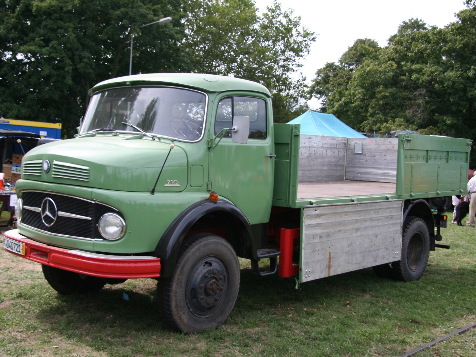 Mercedes Benz 710