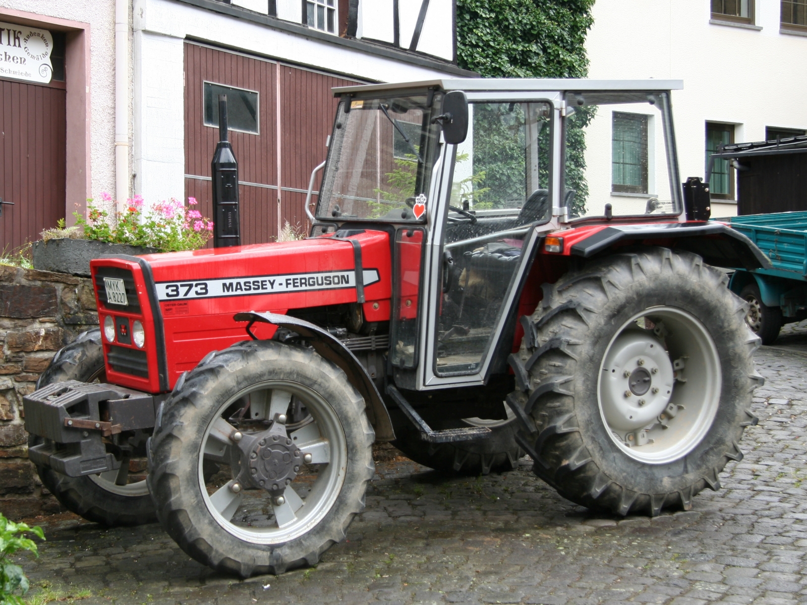 Massey Ferguson 373