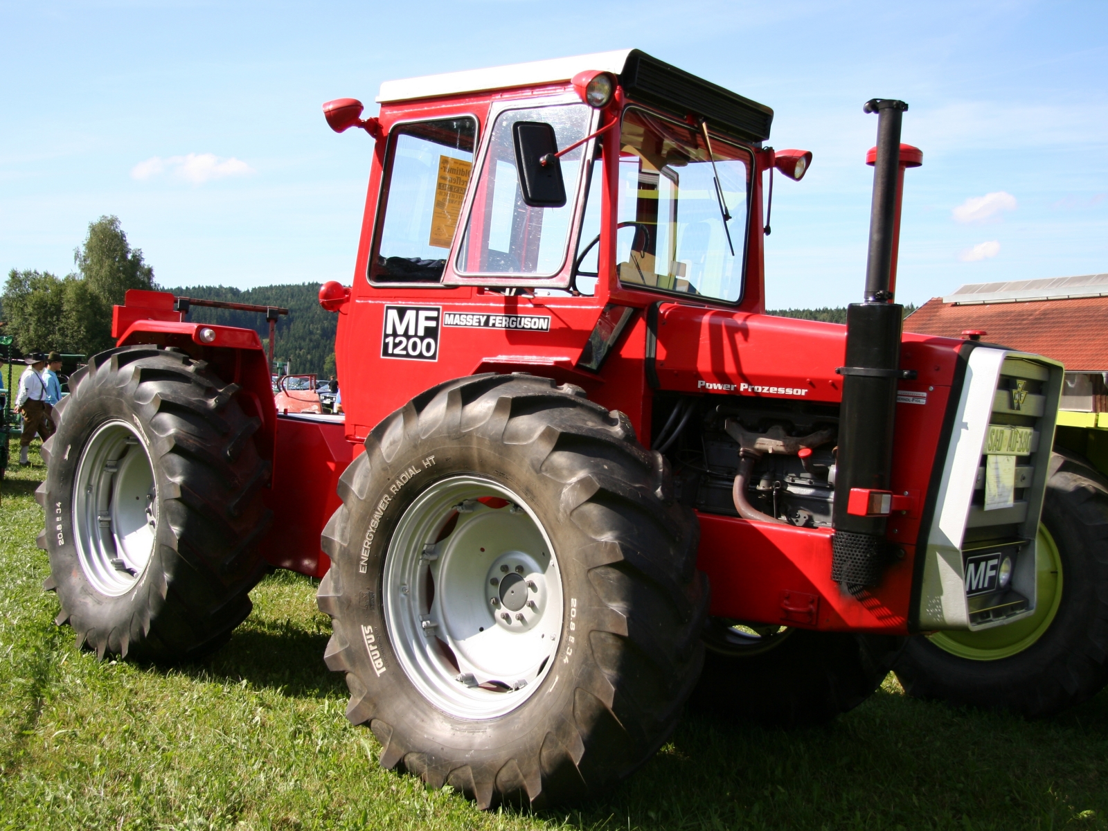 Massey Ferguson MF 1200