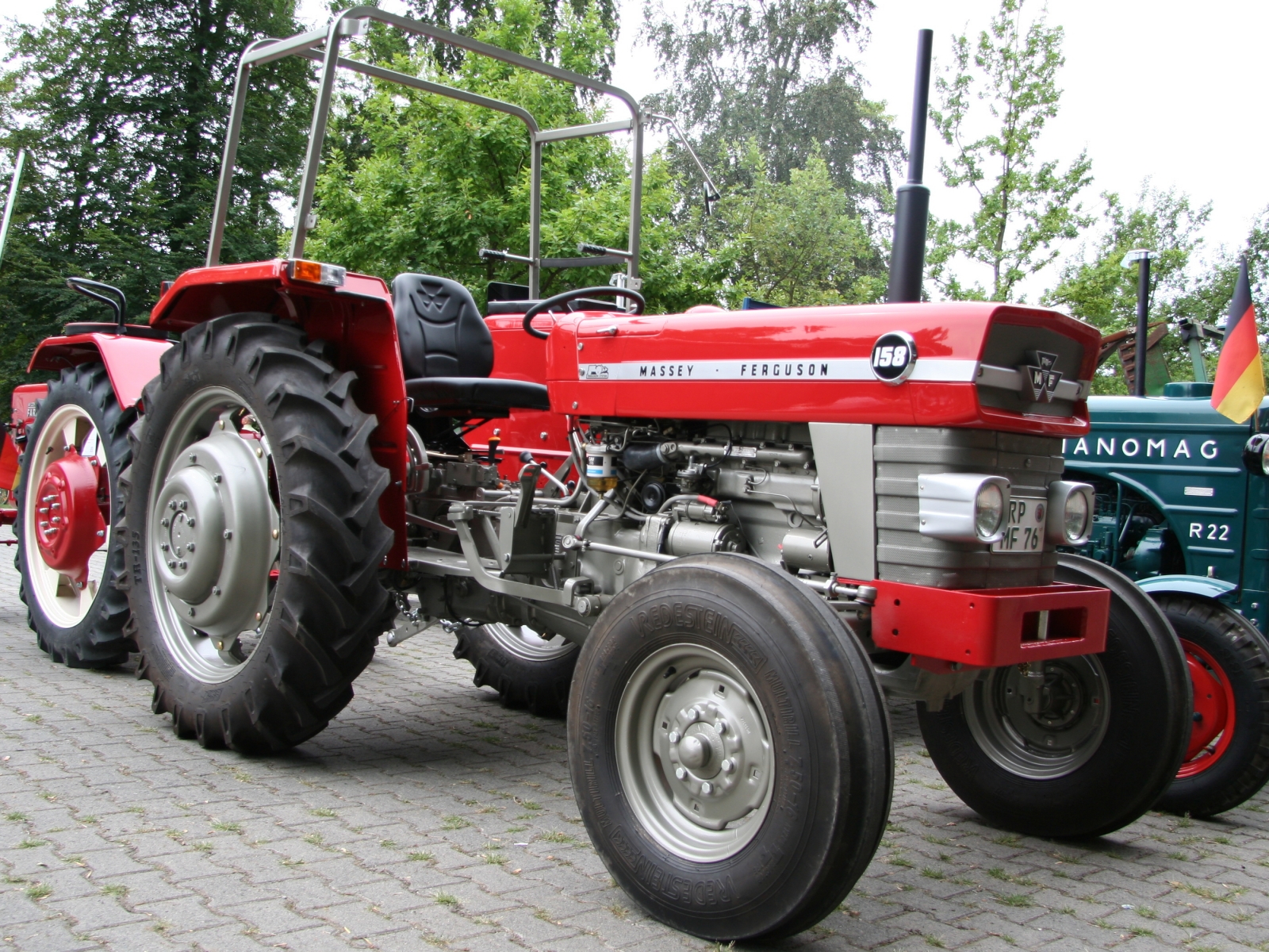 Massey Ferguson 158