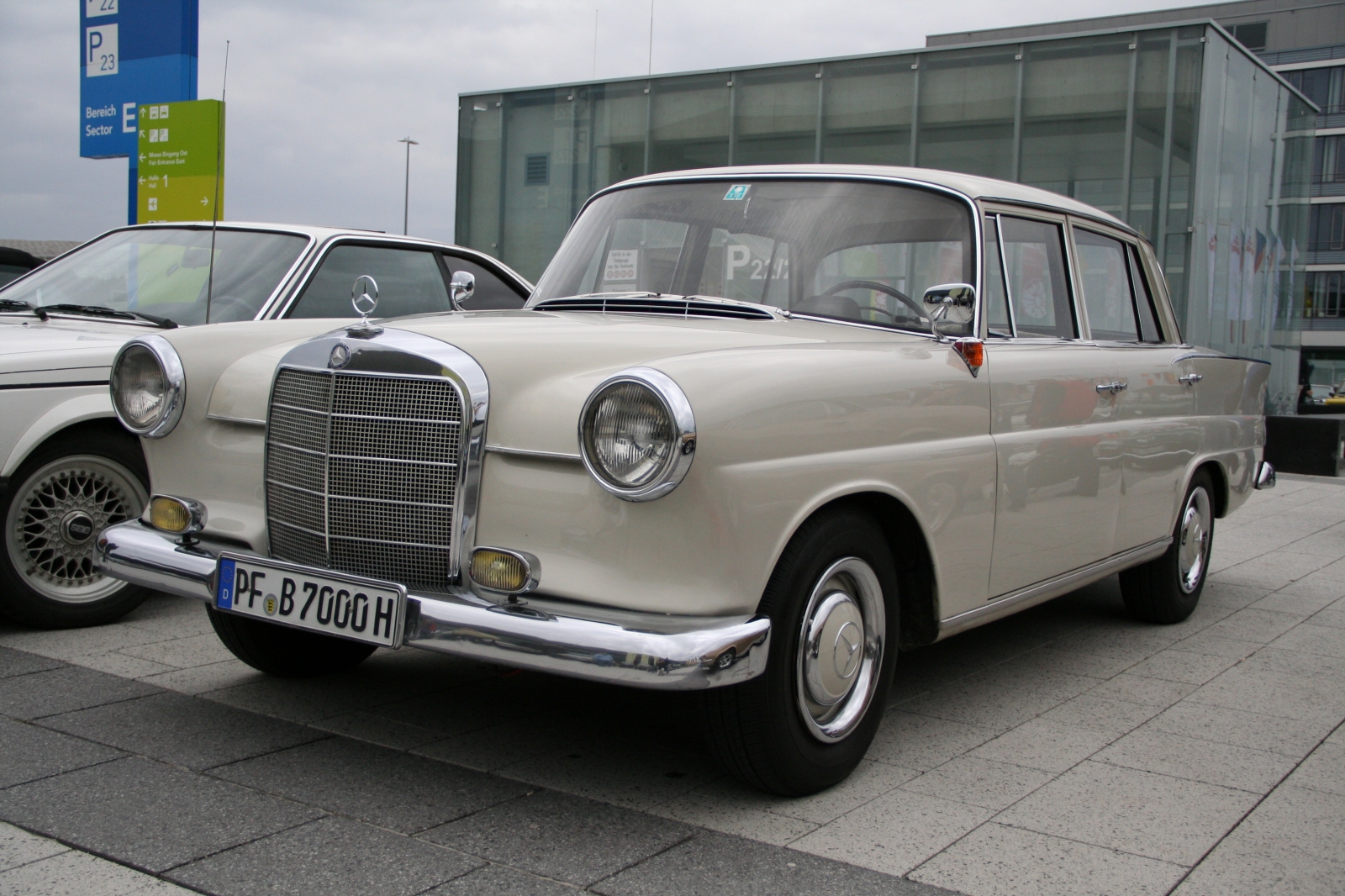 Mercedes Benz W 110