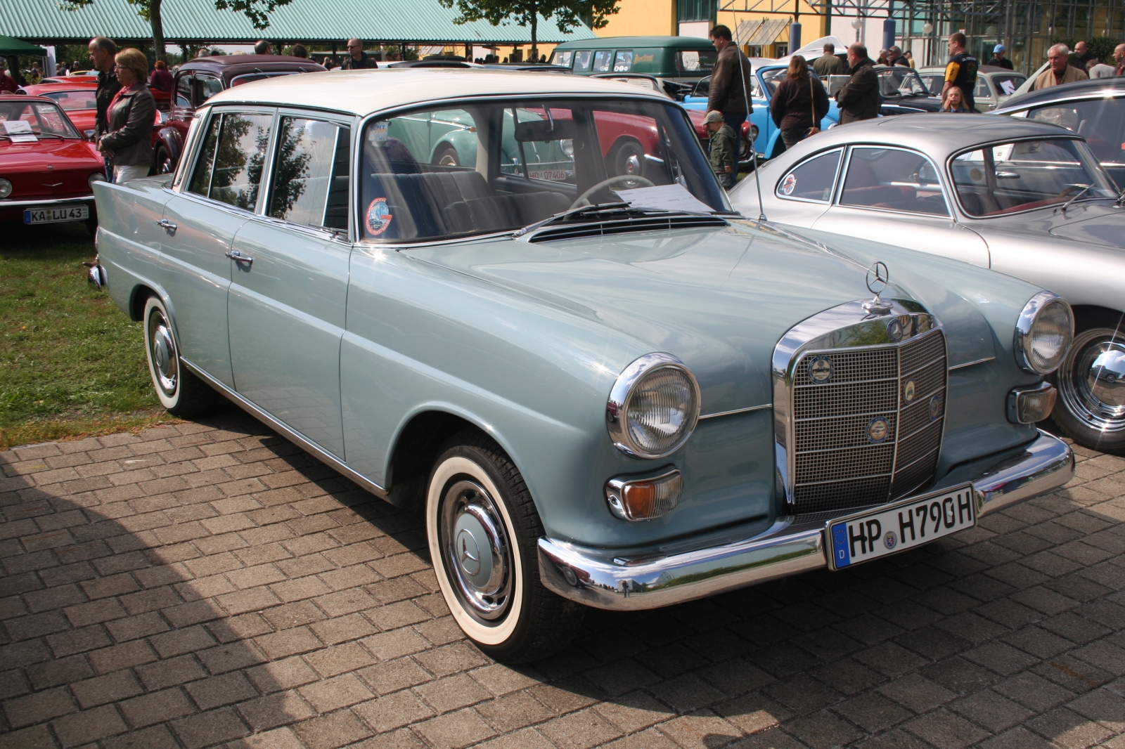 Mercedes Benz 200 D W 110