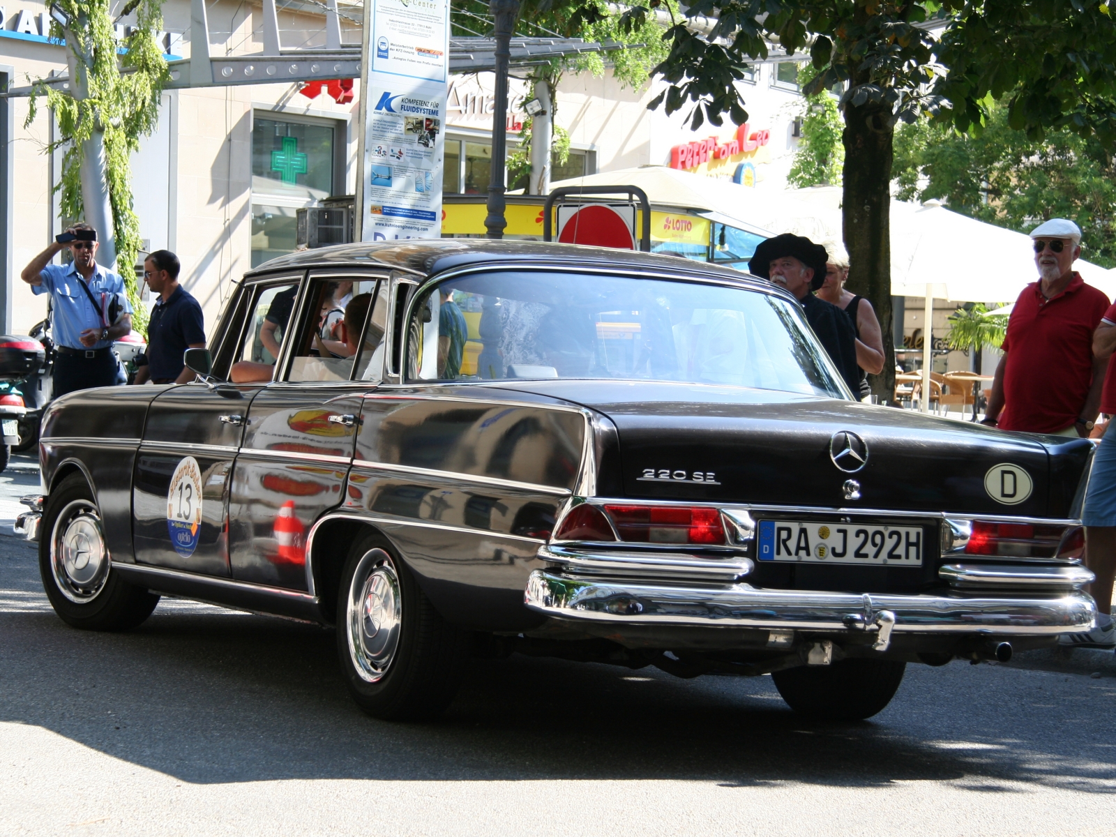 Mercedes Benz 220 SE W 111