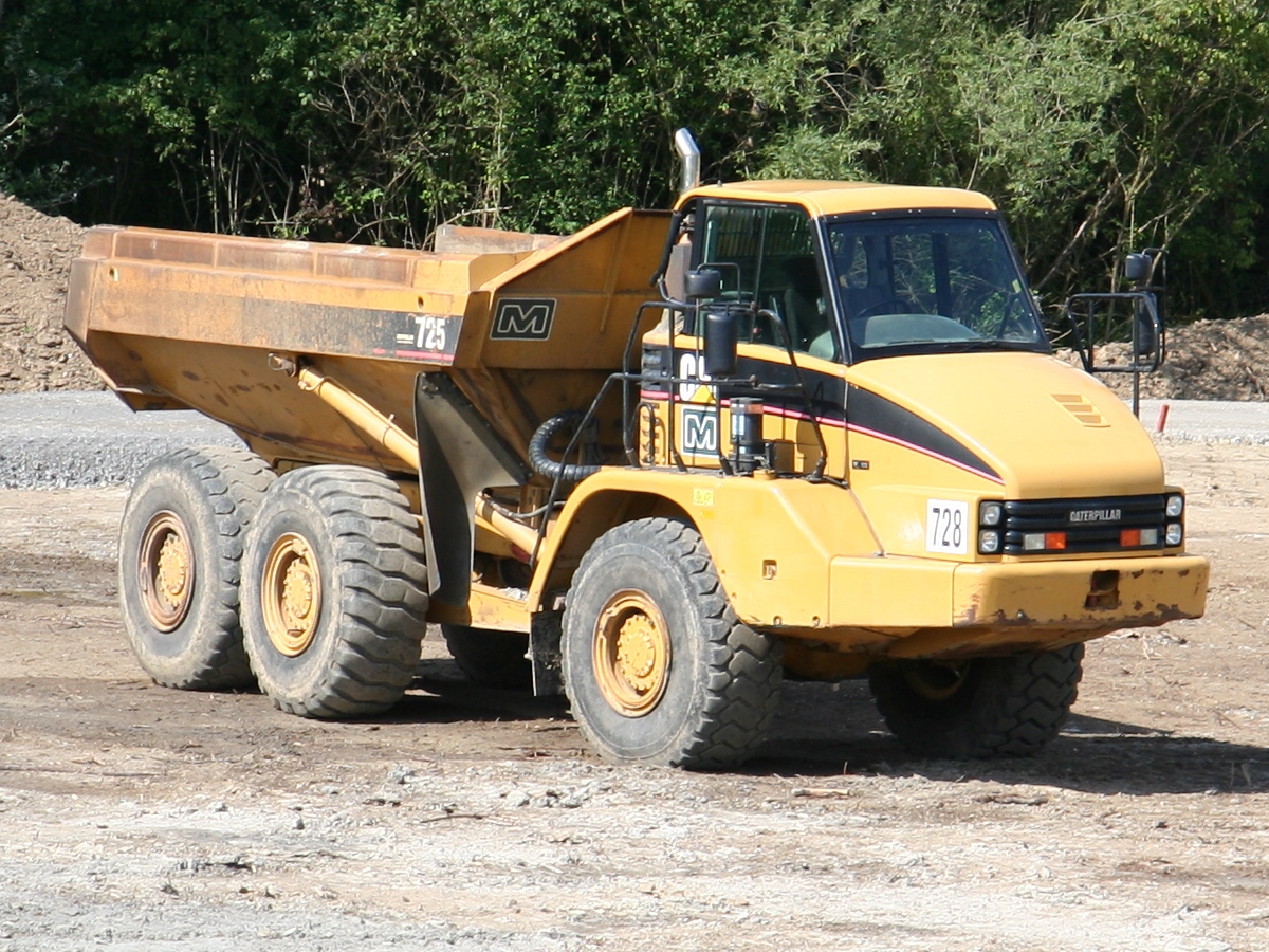 Caterpillar 725