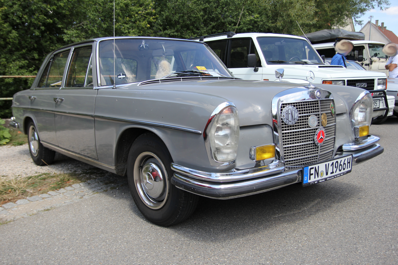 Mercedes Benz 250 S W 108