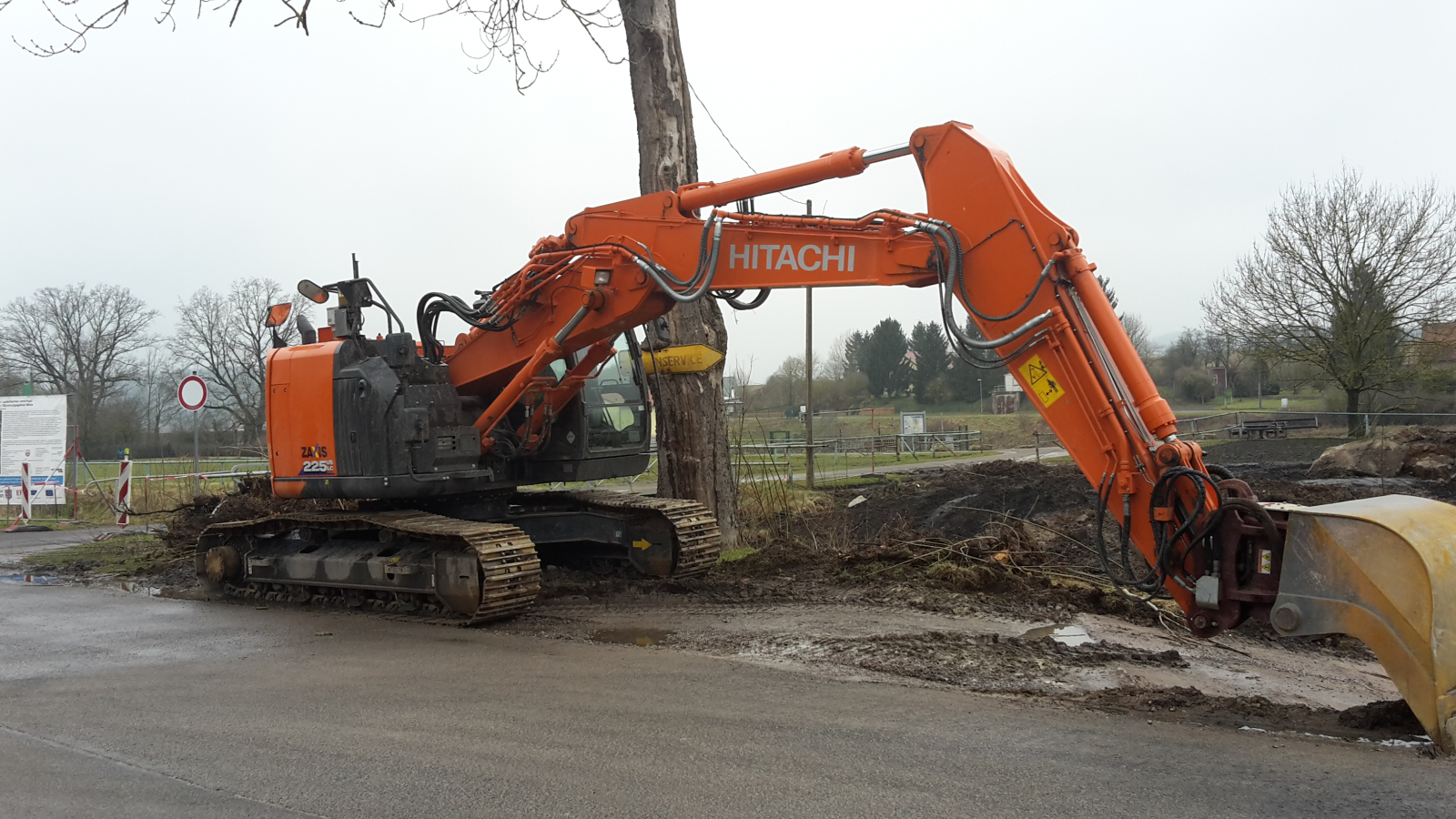 Hitachi Zaxis 225 US LC