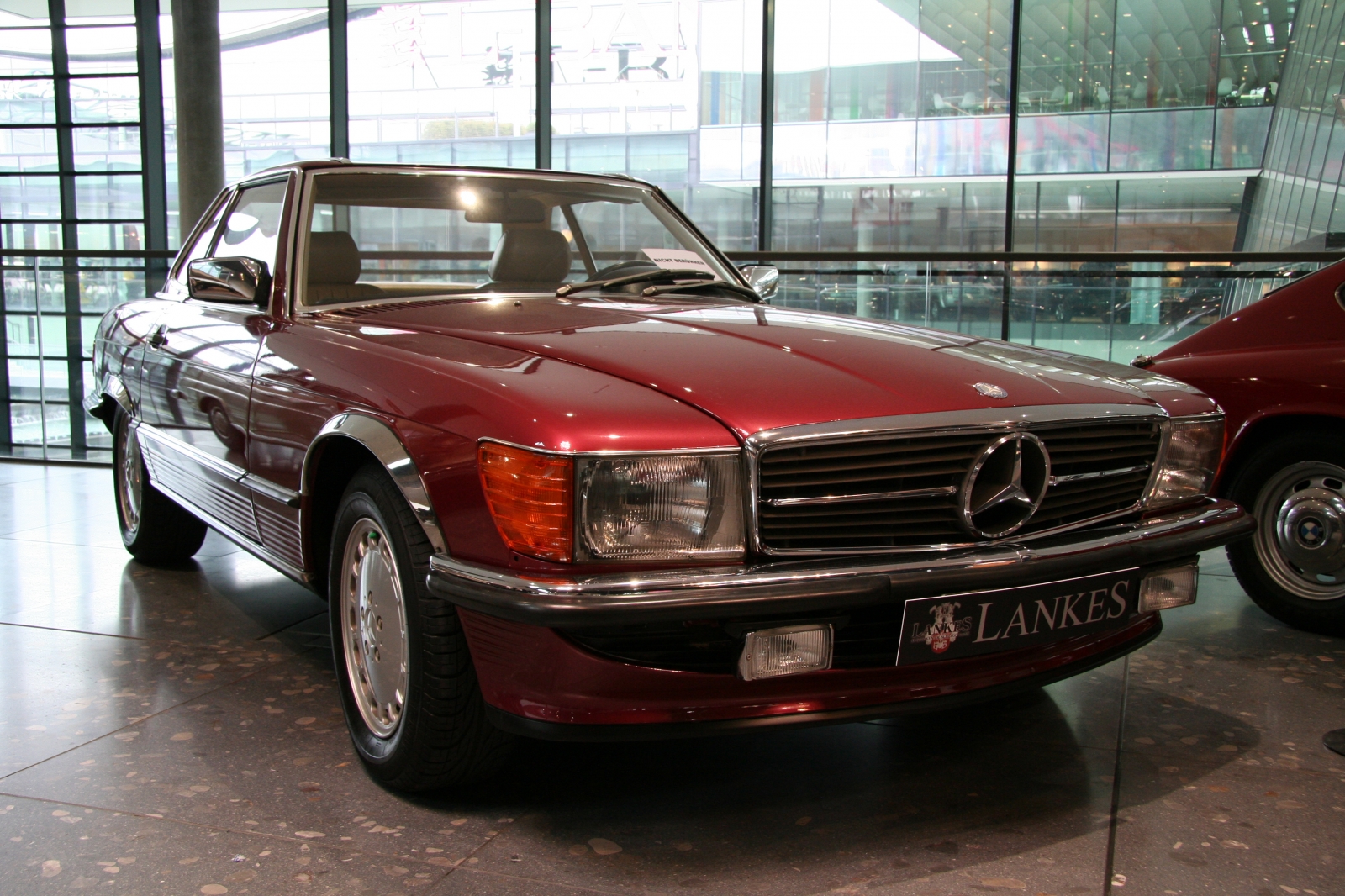 Mercedes Benz 300 SL R 107