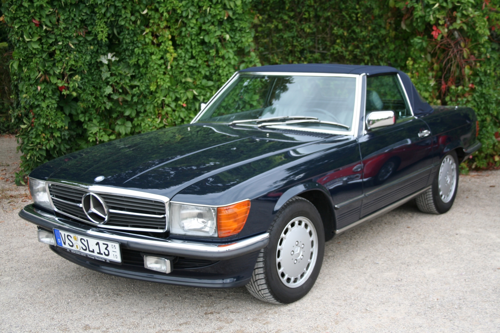 Mercedes Benz SL R 107