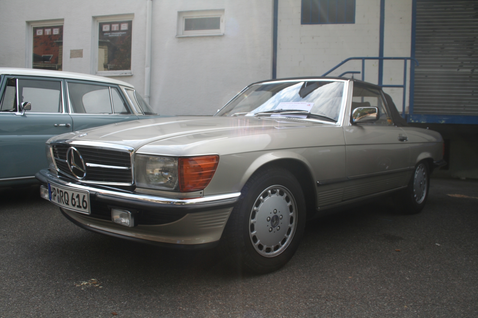 Mercedes Benz 300 SL R 107