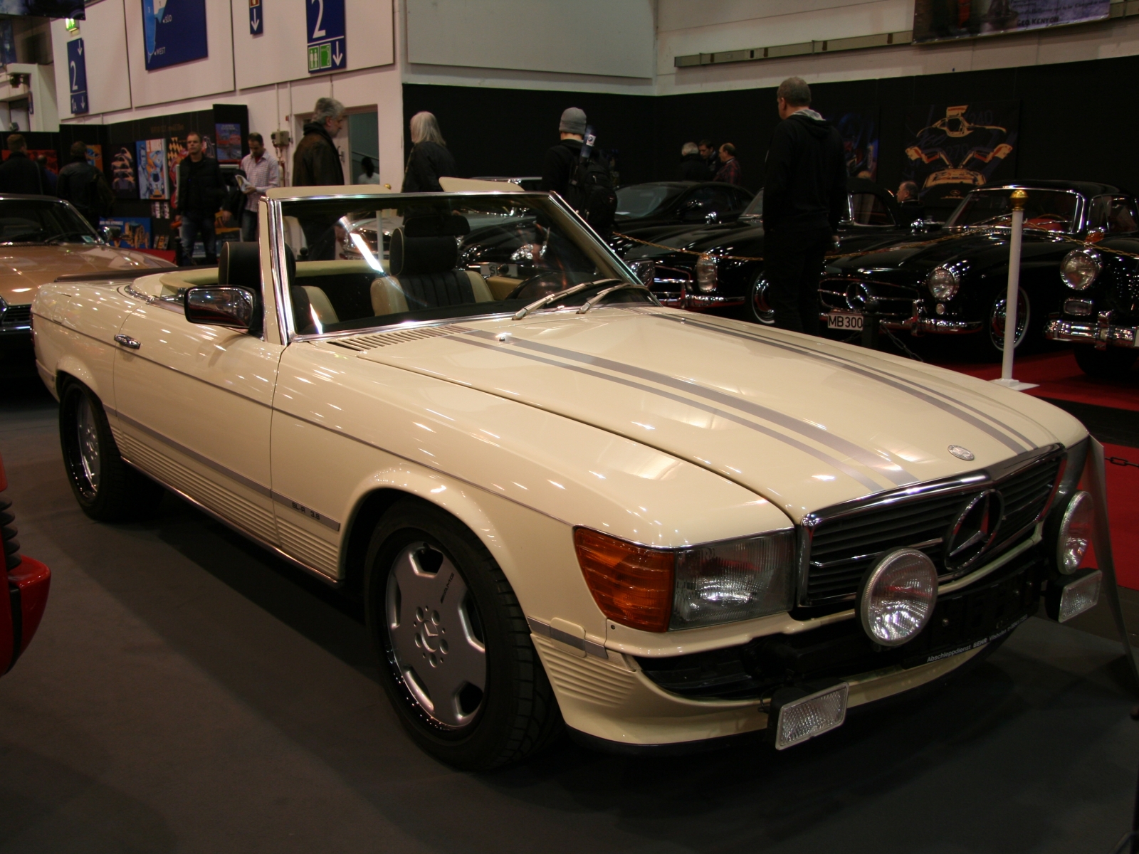 Mercedes Benz 380 SL R 107