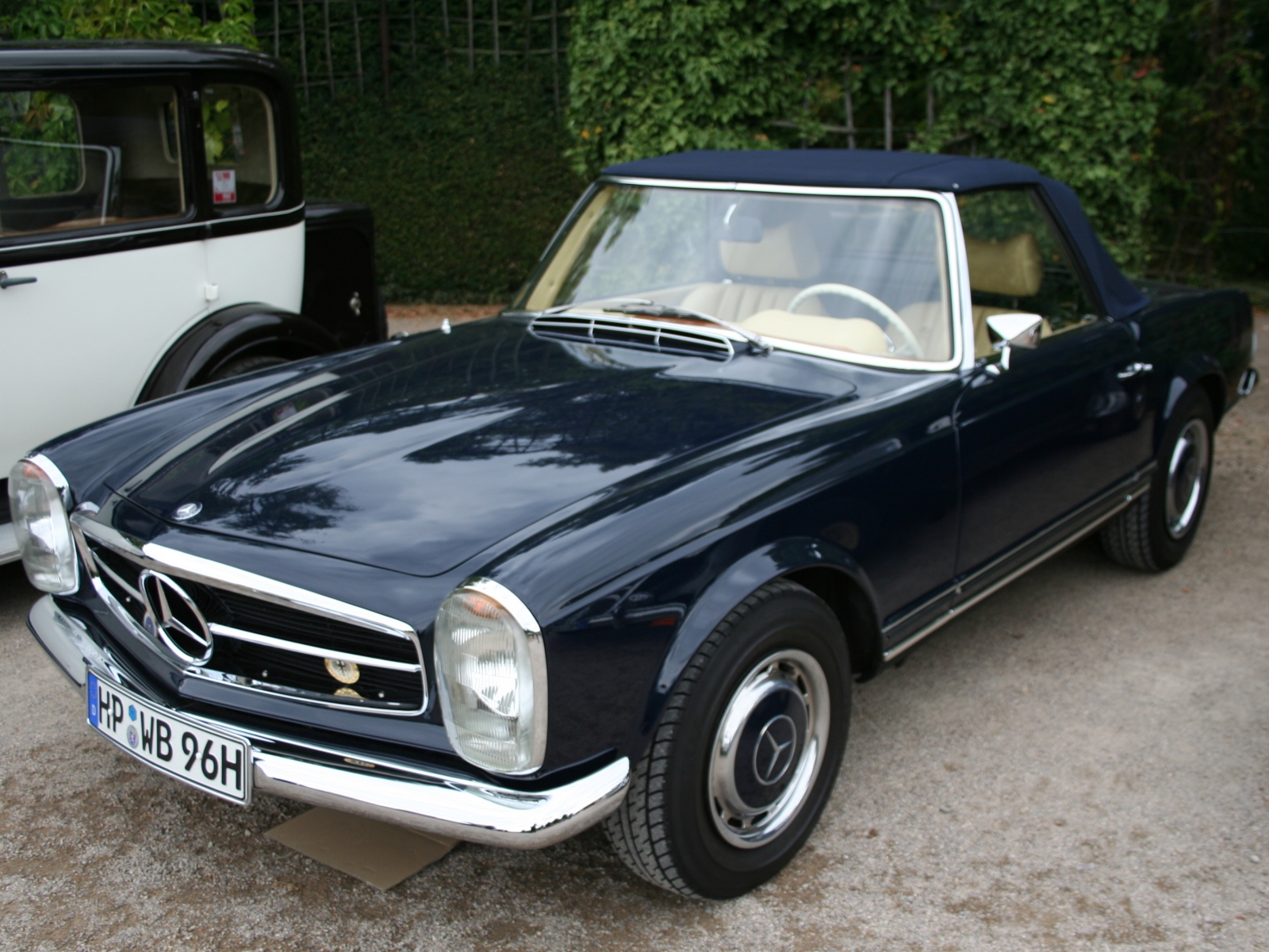 Mercedes Benz SL W 113