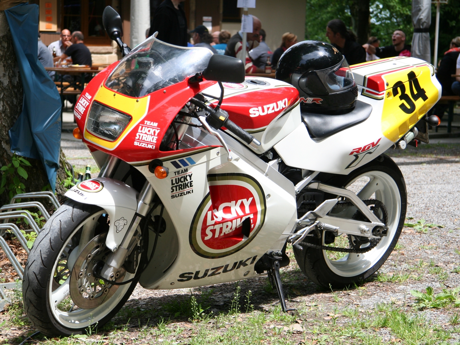 Suzuki RGV