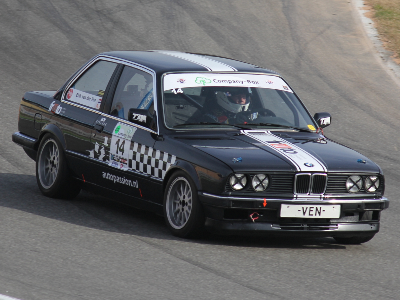 BMW 325 i E30