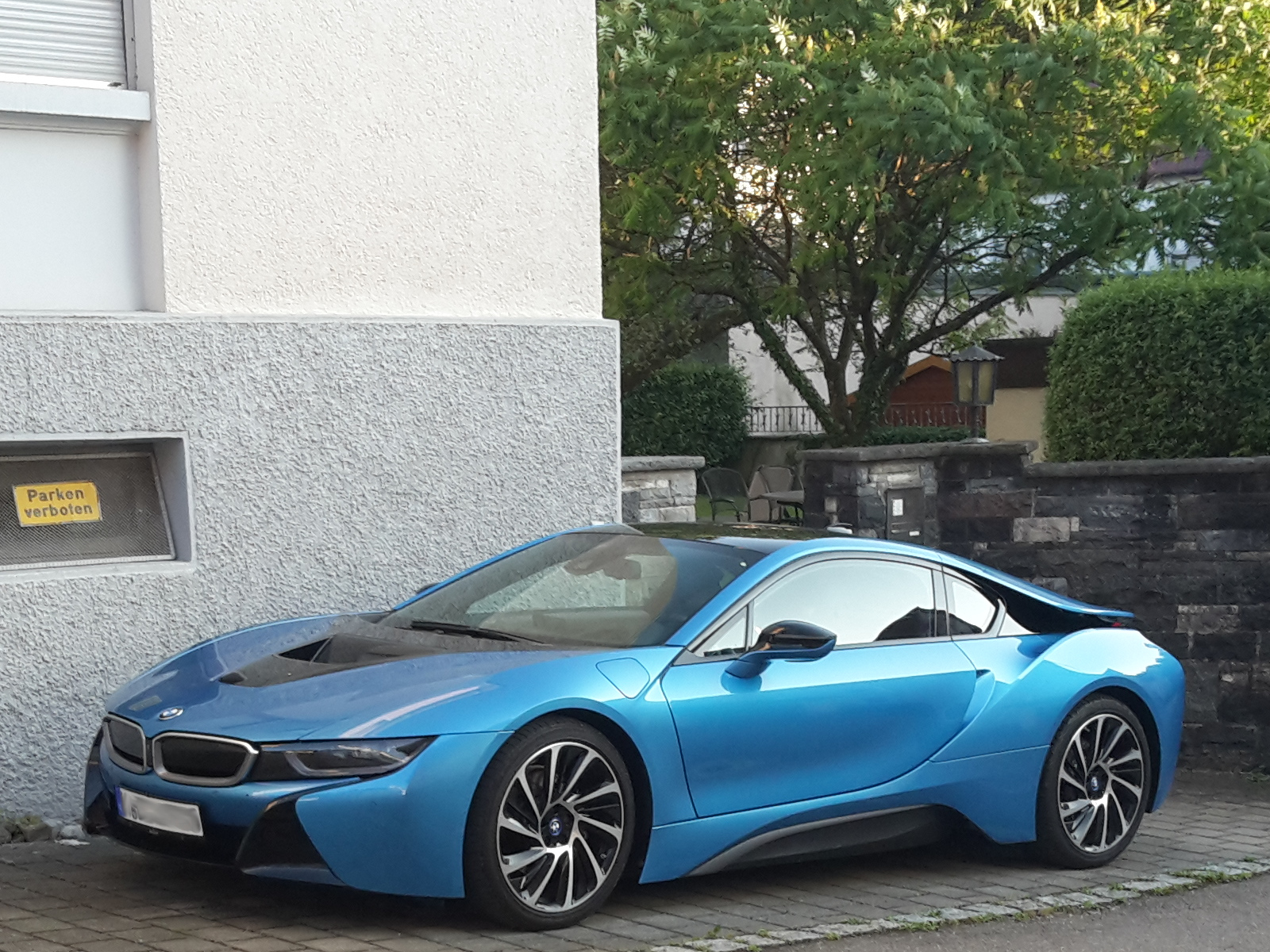 BMW I8