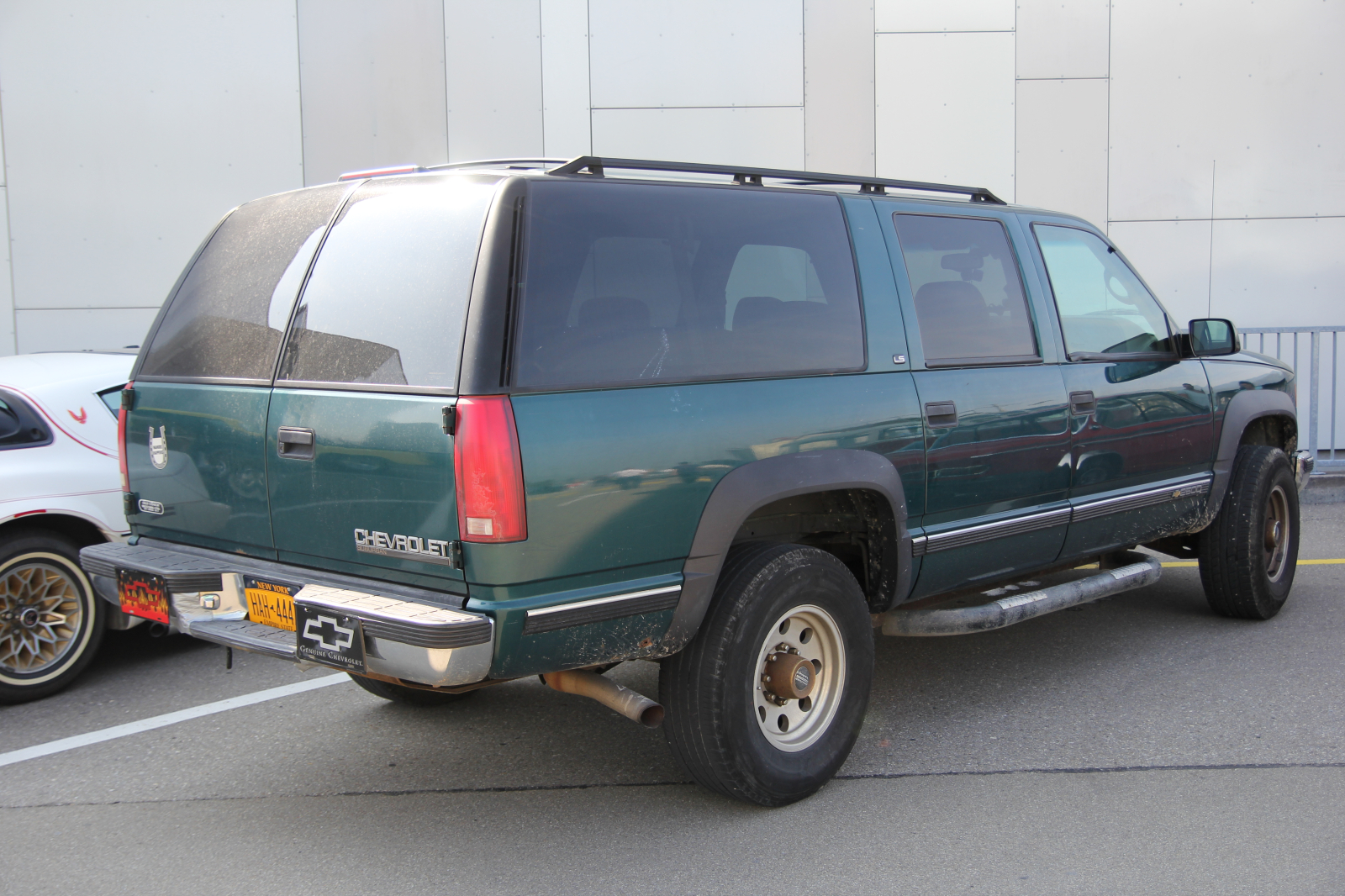 Chevrolet Suburban 2500