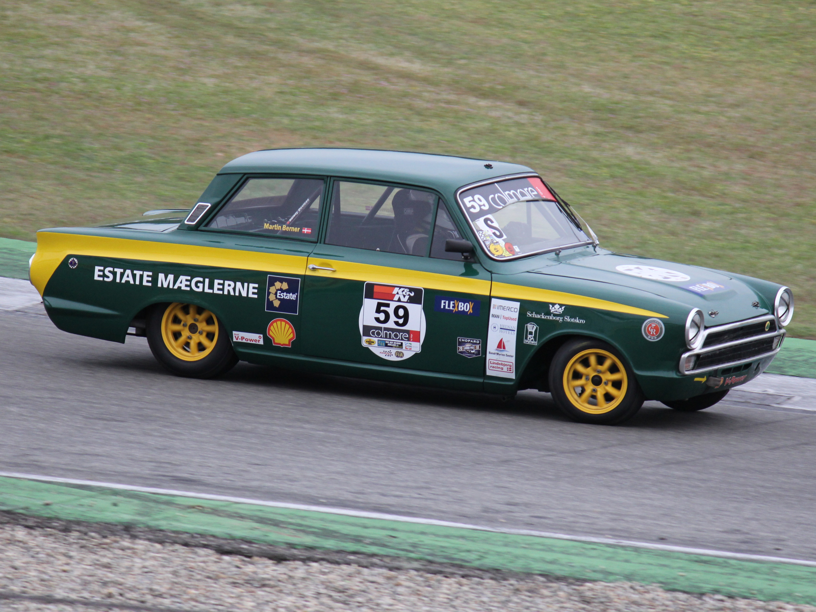 Ford Cortina