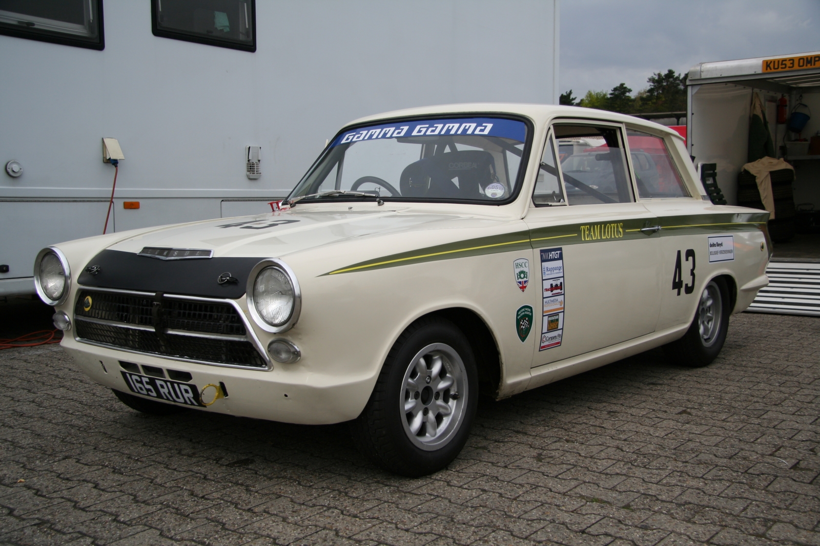 Ford Cortina