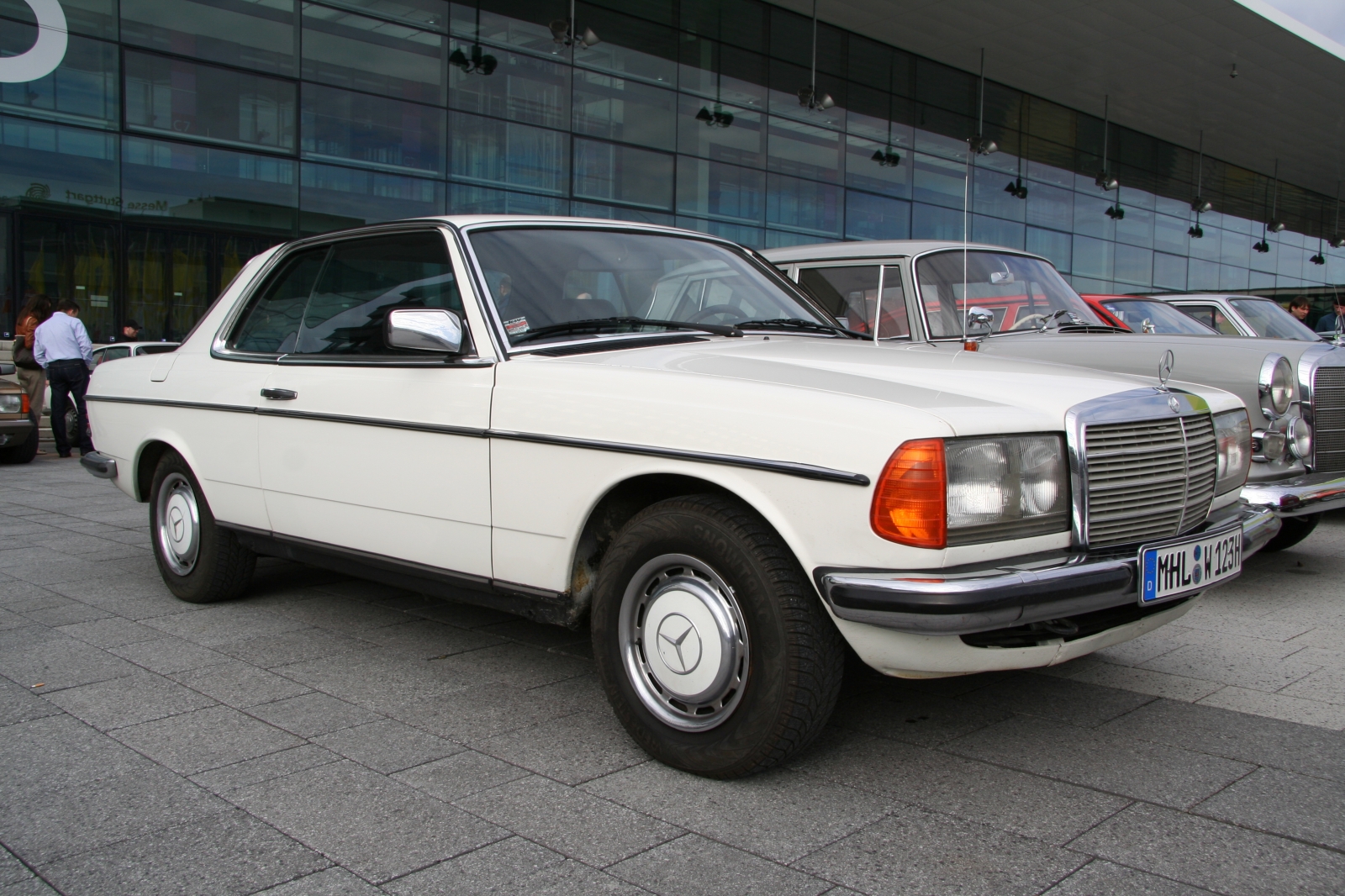 Mercedes Benz W 123 Coup Bildersammlung von Christof Rezbach