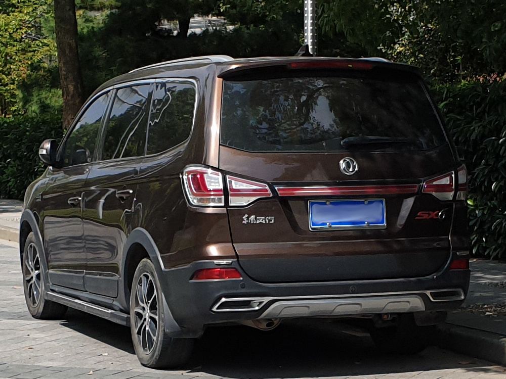 Dongfeng Fengxing SX6