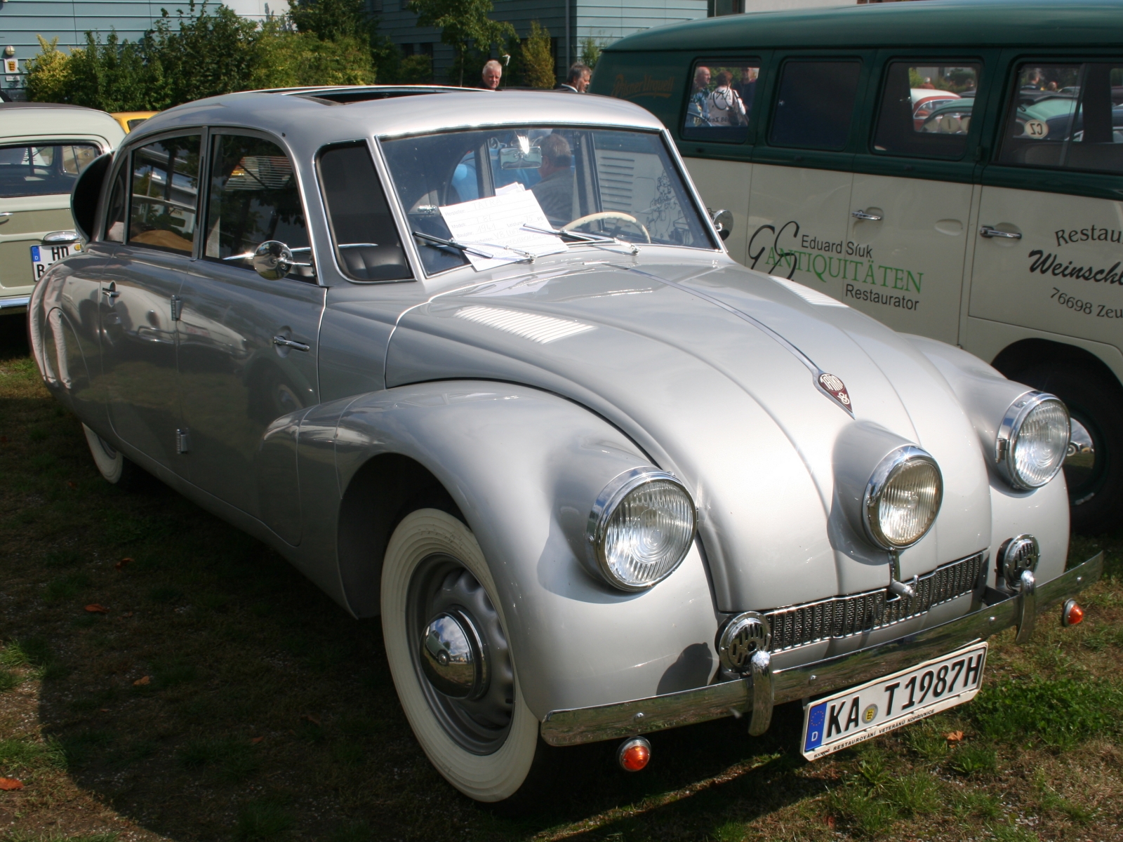 Tatra T 87