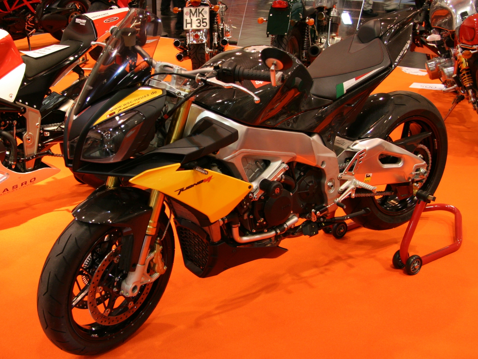 Aprilia Tuono V4R aPRC