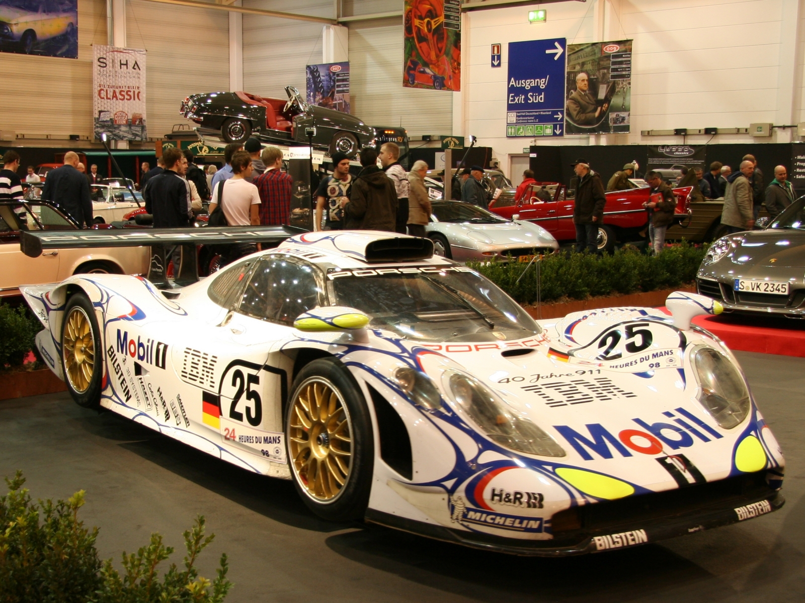 Porsche GT1