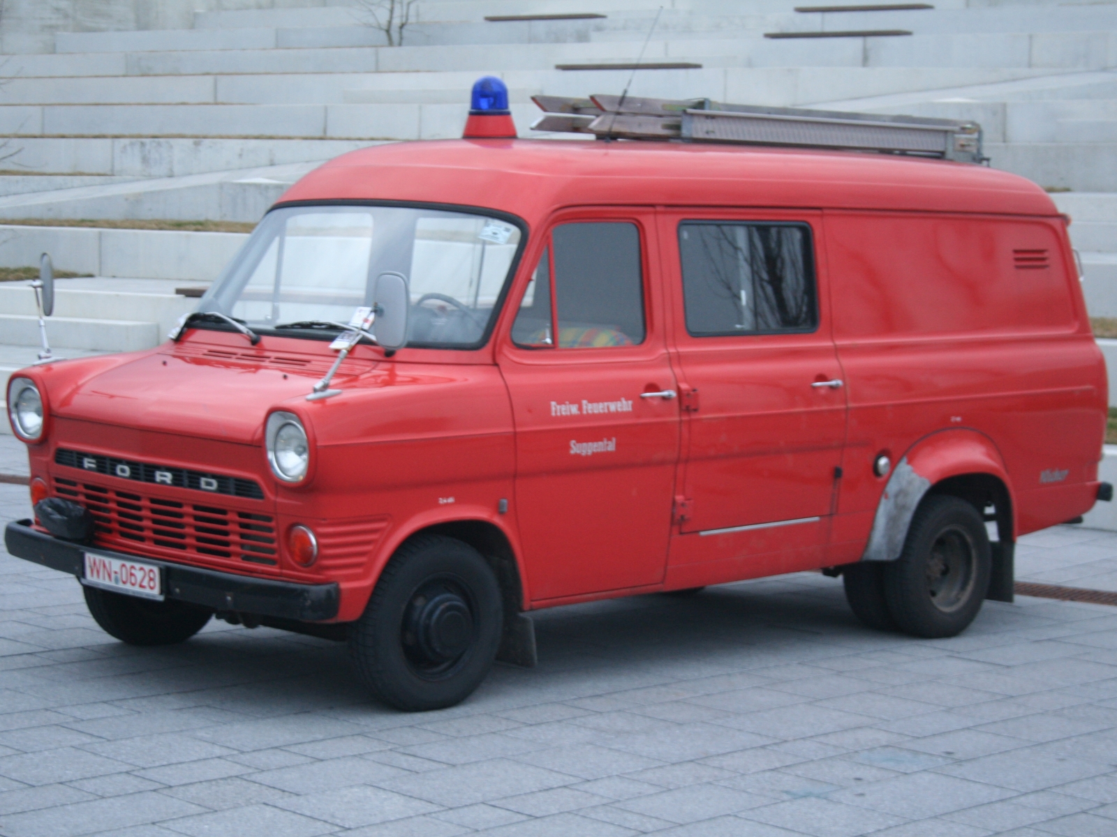 Ford Transit – Wikipedia, wolna encyklopedia