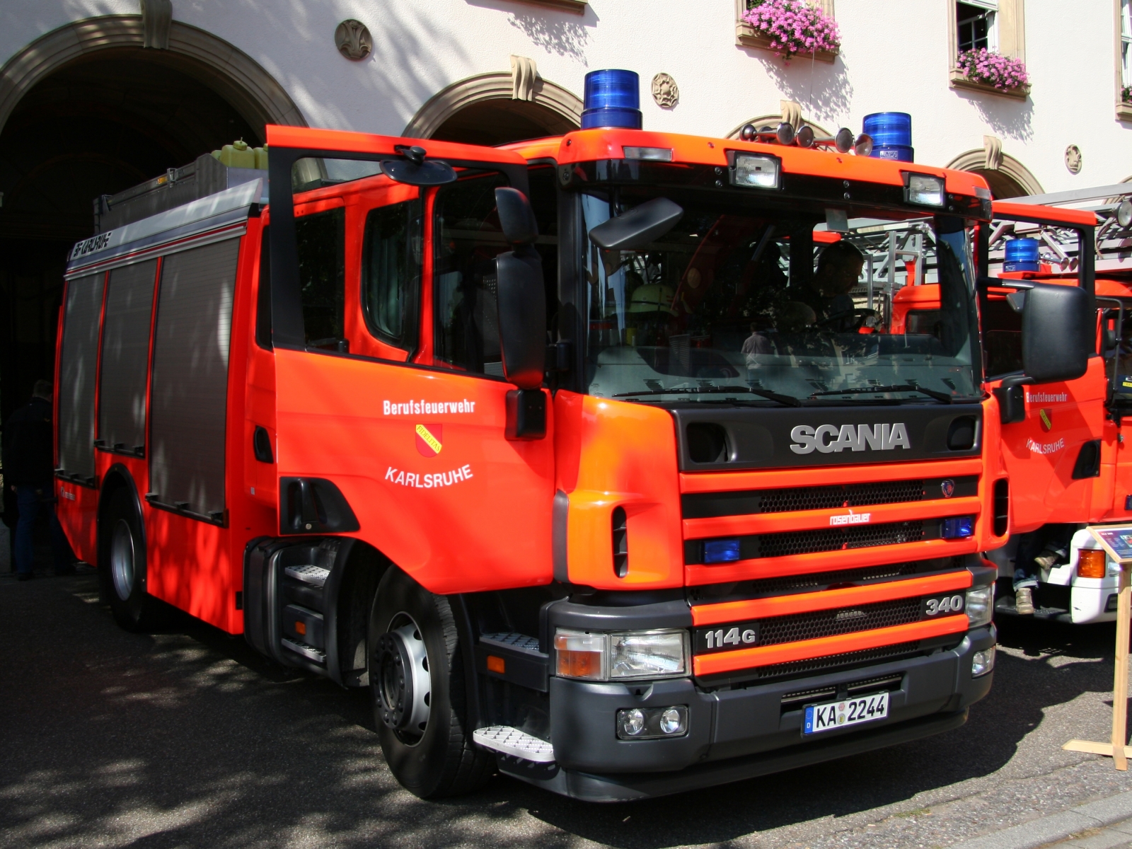 Scania 114 G 340 mit Aufbau von Rosenbauer Feuerwehr