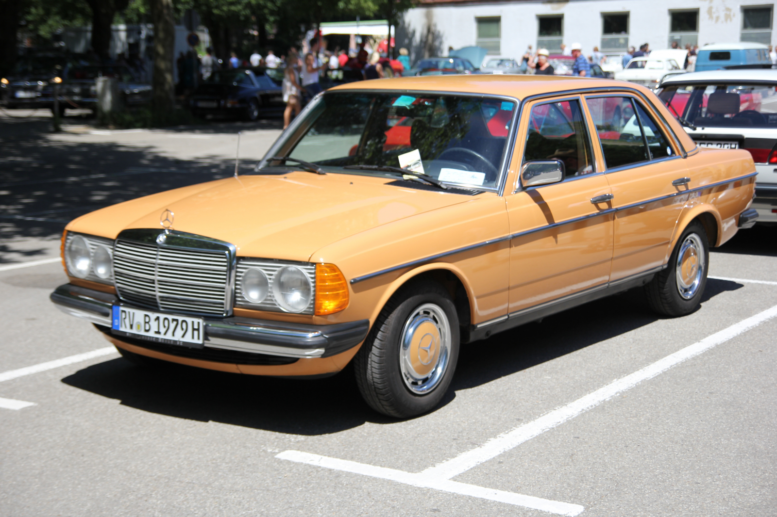 Mercedes Benz 200 W 123