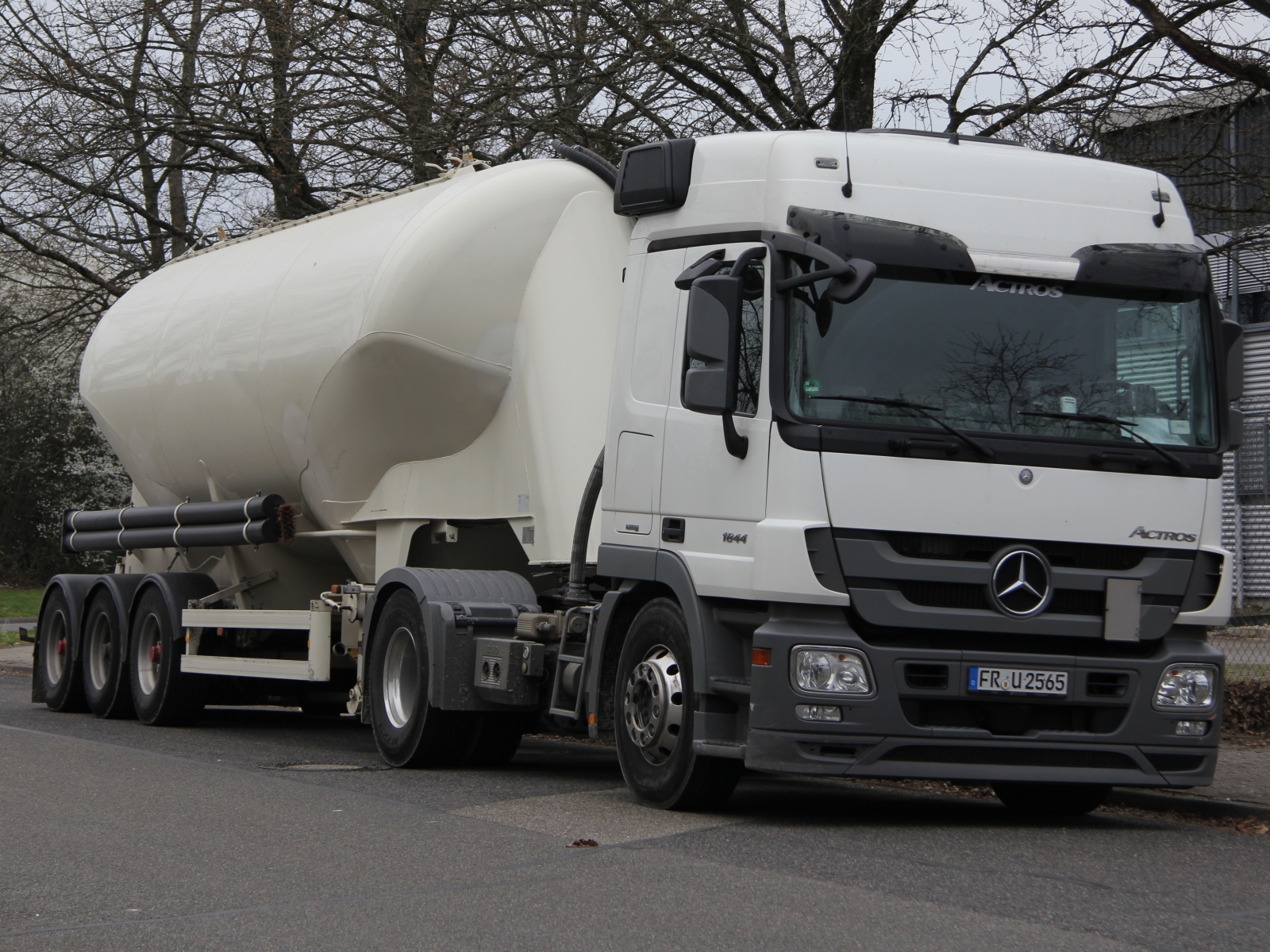 Mercedes Benz Actros 1844