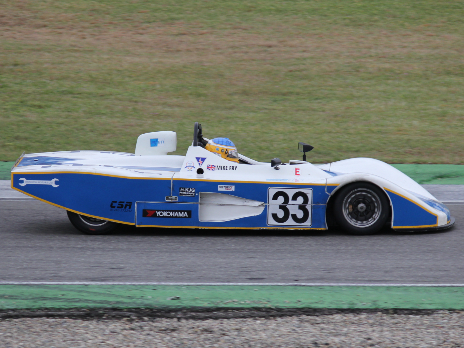 Lola T 86